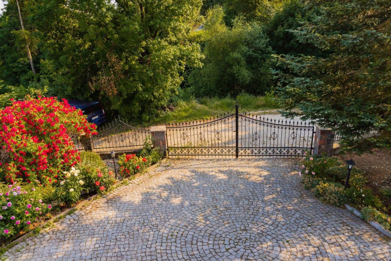 Mira - Mira Pokoje Z Widokiem Na Jezioro Chmielno Exterior foto